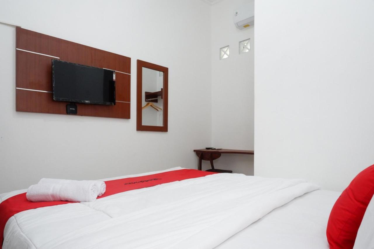 Reddoorz Syariah Near Exit Tol Krapyak Semarang Hotel Exterior foto